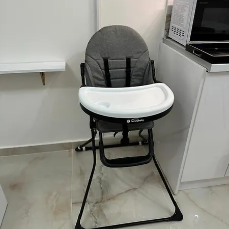 Modern 200m From Acropolis 100mbps Netflix Athens