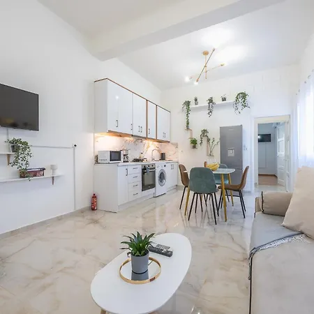 Modern 200m From Acropolis 100mbps Netflix * Athens