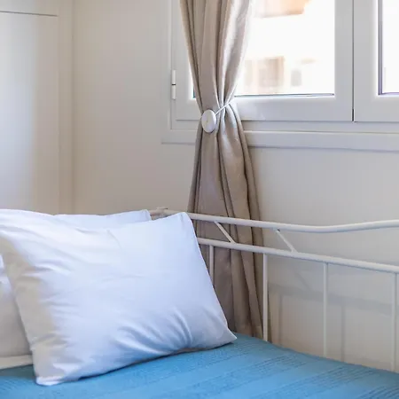 Modern 200m From Acropolis 100mbps Netflix Apartment