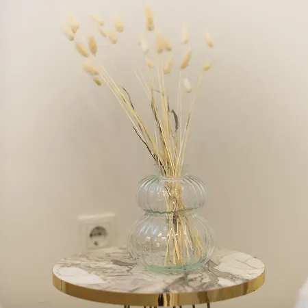 Modern 200m From Acropolis 100mbps Netflix Apartment *